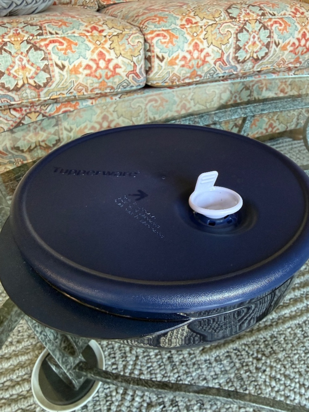 Tupperware Vent 'N Serve Divided Dish container